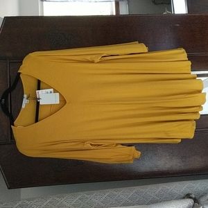 Green Envelope brand Mustard top